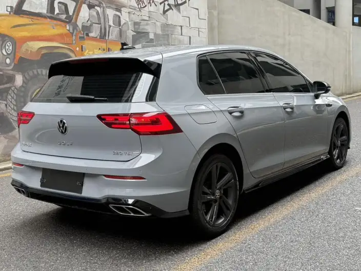 Volkswagen Golf 2023 Model 280TSI DSG R-Line Lite – фото 6