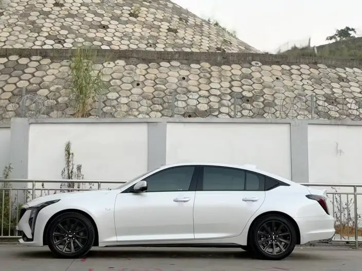 Cadillac CT5 2024 Model 28T Noble Model