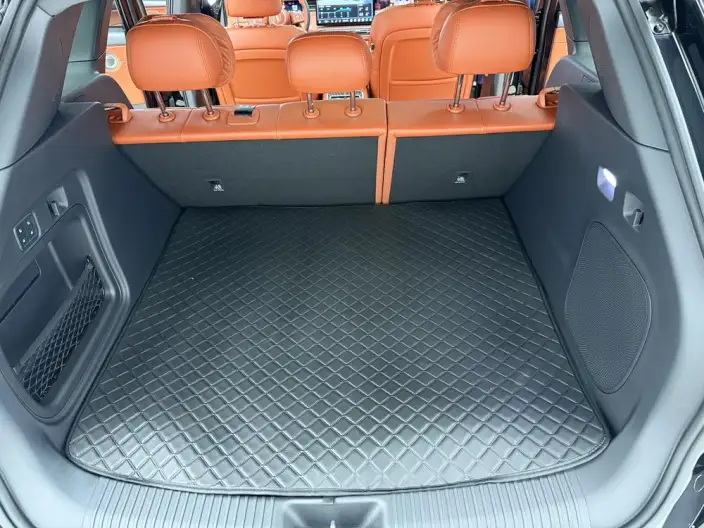 HONGQI HS6 PHEV 2026 Model 240 Smart Hybrid Edition – фото 9