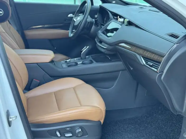 Cadillac XT4 2022 Model 28T 2WD Noble Model – фото 7