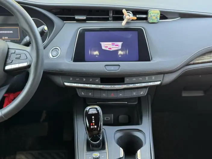 Cadillac XT4 2022 Model 28T 2WD Noble Model – фото 8