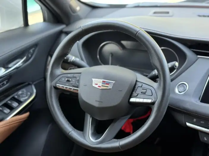 Cadillac XT4 2022 Model 28T 2WD Noble Model – фото 9