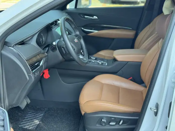Cadillac XT4 2022 Model 28T 2WD Noble Model – фото 10