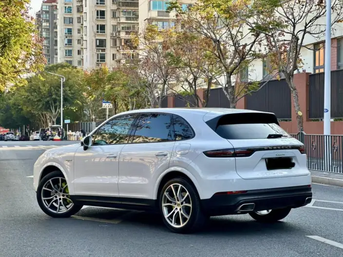 Cayenne E-Hybrid 2023 Model Cayenne E-Hybrid 2.0T – фото 4
