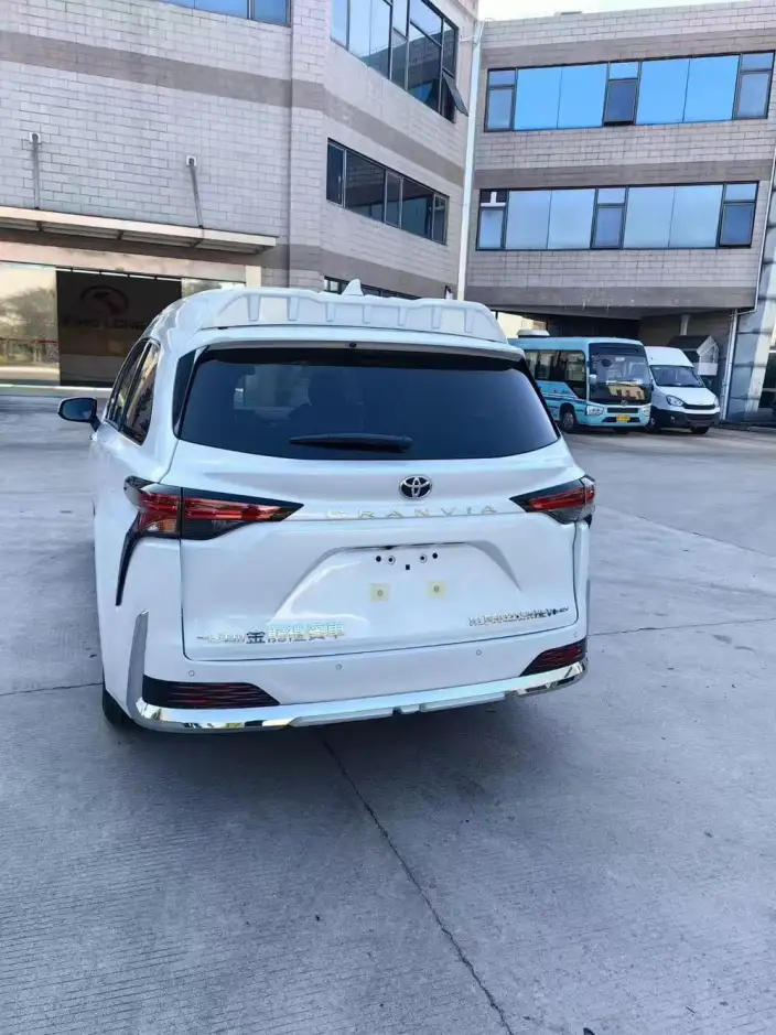 KING LONG Jinlong Toyota Sienna 2026 Model High top Edition – фото 4