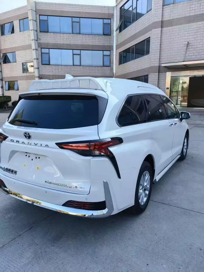 KING LONG Jinlong Toyota Sienna 2026 Model High top Edition – фото 5