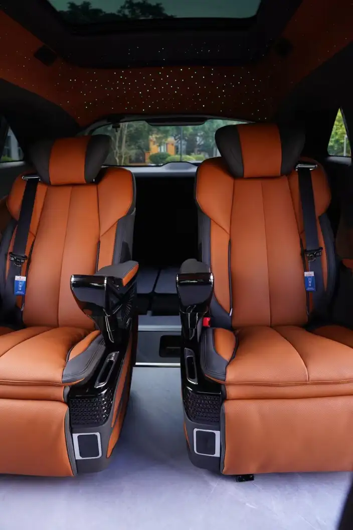 KING LONG Jinlong Toyota Sienna 2026 Model High top Edition – фото 9