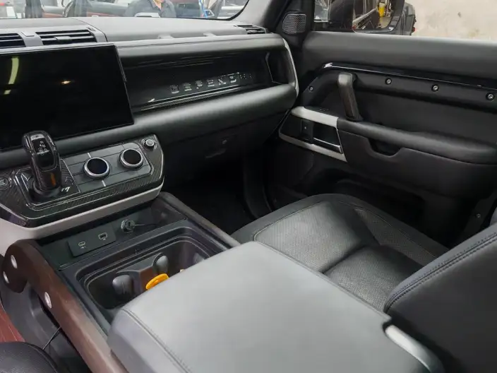 Land Rover Defender 2023 Model Facelift 110 P400 X-Dynamic HSE – фото 5