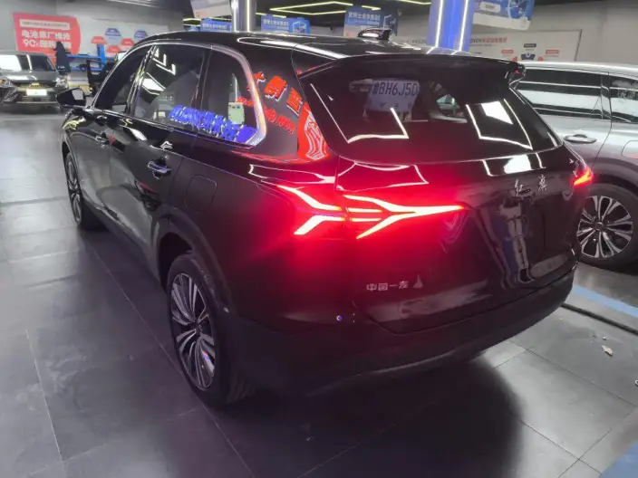 HONGQI HS6 PHEV 2026 Model 220 4WD Smart Hybrid Edition