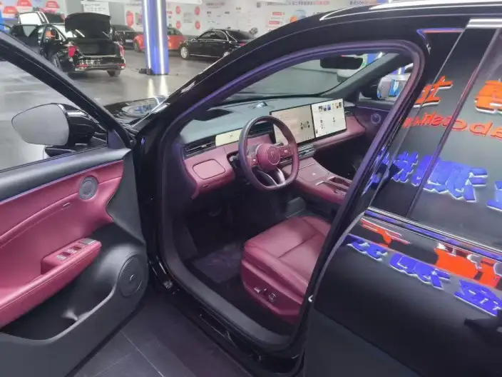 HONGQI HS6 PHEV 2026 Model 220 4WD Smart Hybrid Edition – фото 9