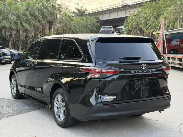 Toyota Sienna 2024 Model Hybrid 2.5L Comfort Edition – фото 4