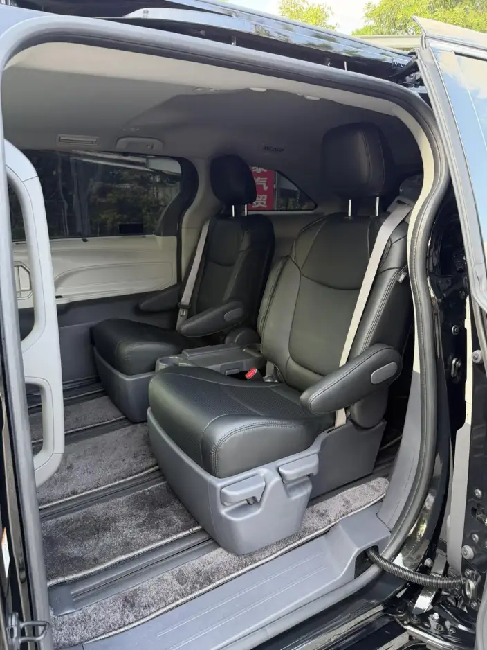 Toyota Sienna 2024 Model Hybrid 2.5L Comfort Edition – фото 7