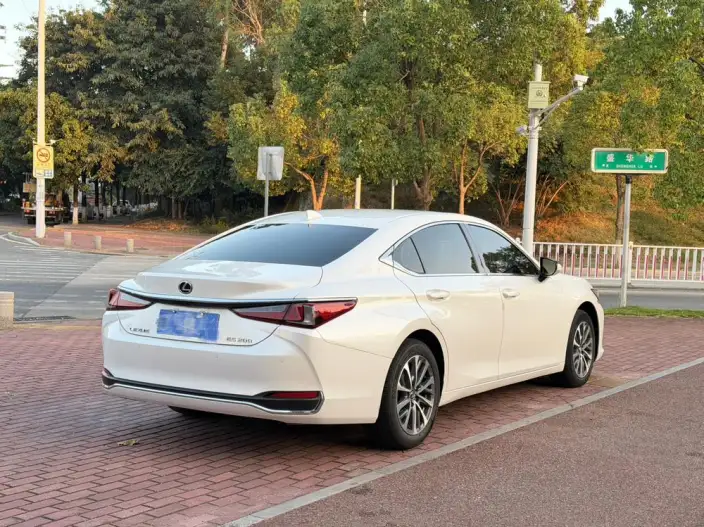 Lexus ES 2022 Model 200 Superior Edition – фото 5