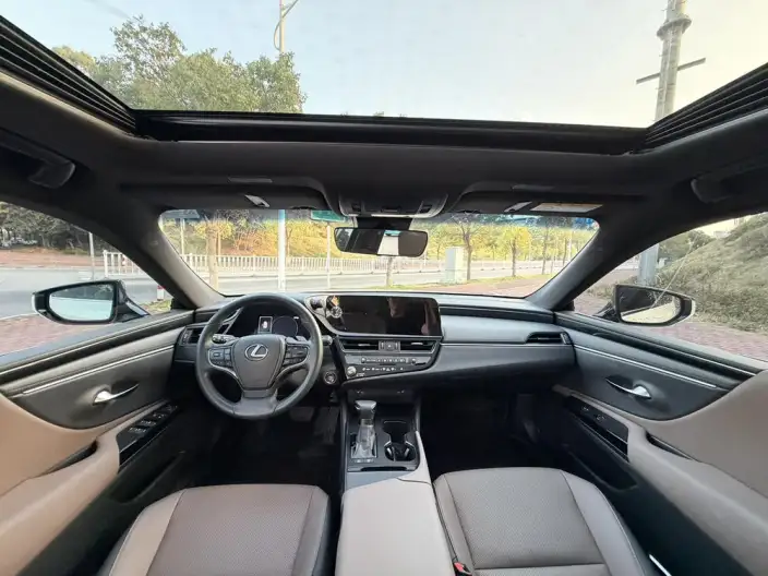 Lexus ES 2022 Model 200 Superior Edition – фото 6