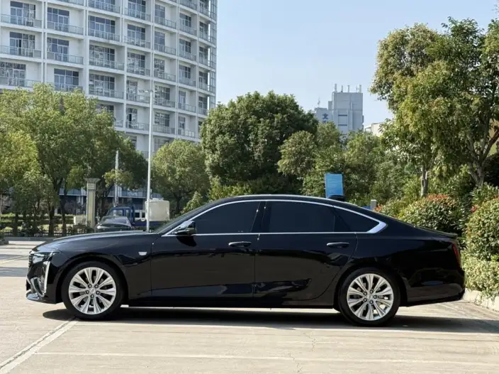 Cadillac CT6 2023 Model 28T Platinum edition