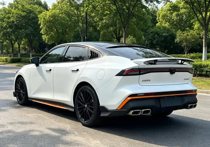 Changan UNI-V 2023 Model 1.5T Sports Edition – фото 4