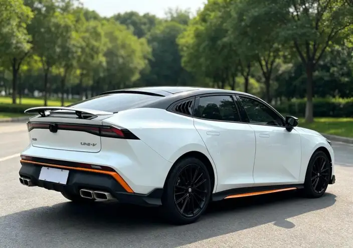 Changan UNI-V 2023 Model 1.5T Sports Edition – фото 6
