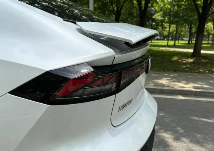 Changan UNI-V 2023 Model 1.5T Sports Edition – фото 8