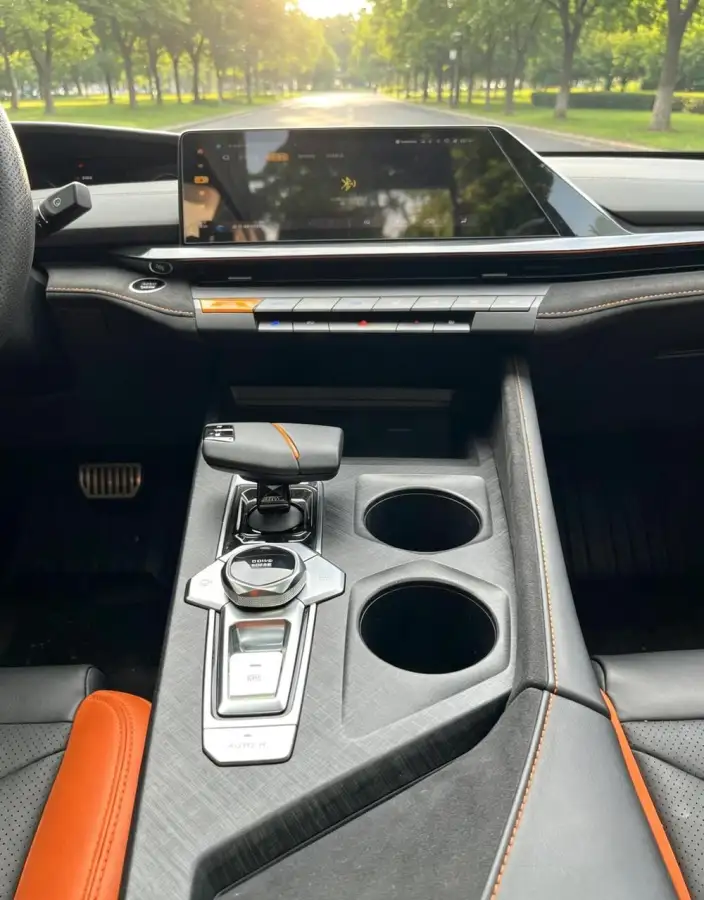 Changan UNI-V 2023 Model 1.5T Sports Edition – фото 9