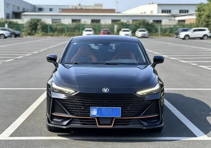 Changan UNI-V 2023 Model 1.5T Sports Edition – фото 2