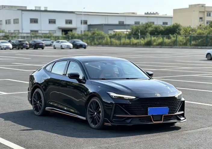 Changan UNI-V 2023 Model 1.5T Sports Edition – фото 3