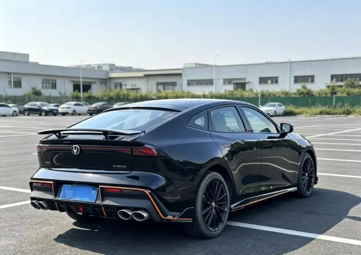 Changan UNI-V 2023 Model 1.5T Sports Edition – фото 6