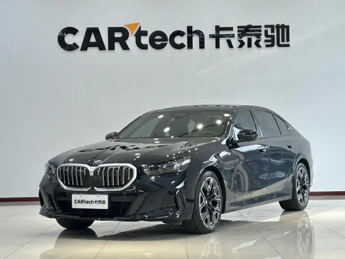 BMW 5 Series 2025 Model 530Li Exclusive Model M Sports Set – фото 1