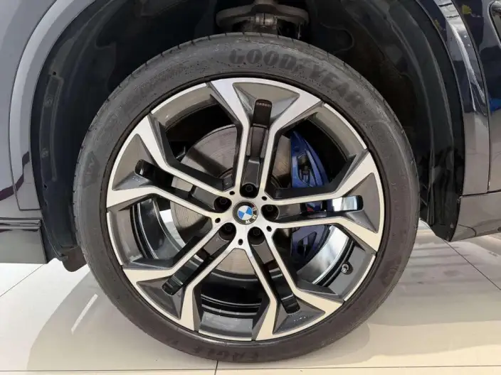 BMW X5 2023 Model xDrive40Li Exclusive Model M Sports Night Set – фото 9