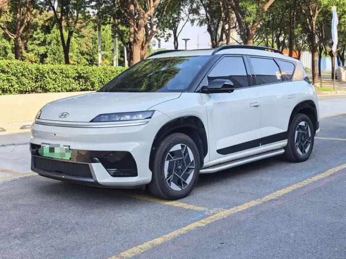 EO 2025 Model 2WD TECH 64.2kWh
