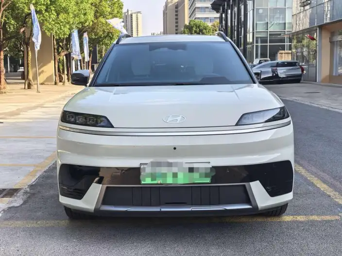 EO 2025 Model 2WD TECH 64.2kWh