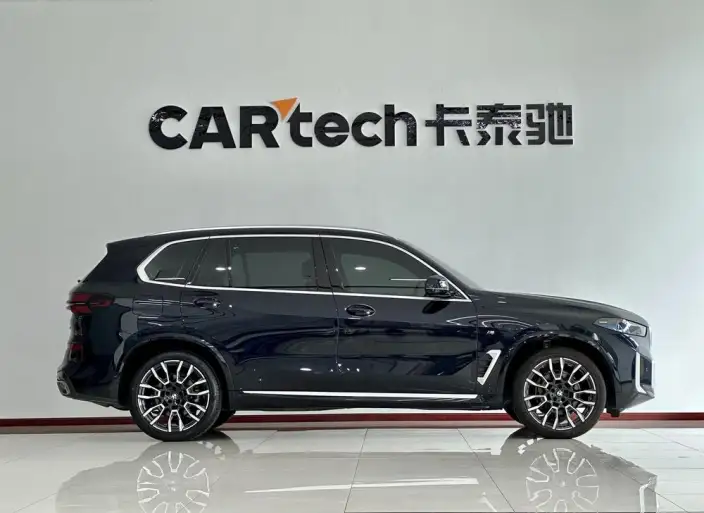 BMW X5 2023 Model xDrive40Li M Sports Set – фото 8