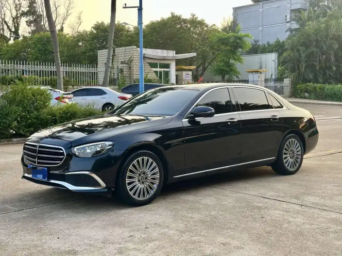 Mercedes-Benz E-Class 2023 Model E 300 L Luxury Model sedan – фото 1