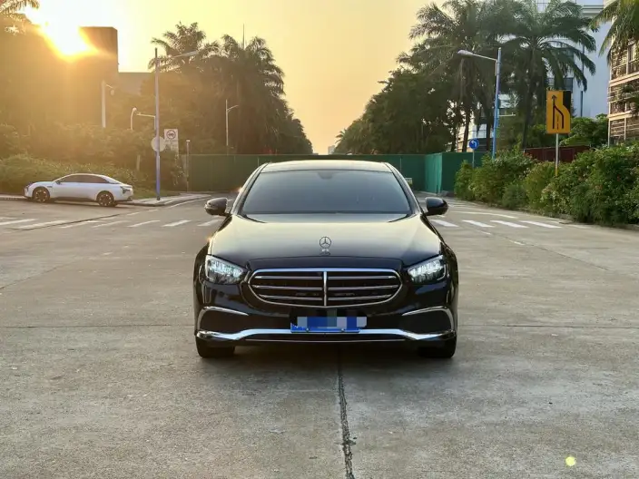 Mercedes-Benz E-Class 2023 Model E 300 L Luxury Model sedan – фото 2