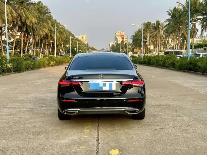Mercedes-Benz E-Class 2023 Model E 300 L Luxury Model sedan – фото 5