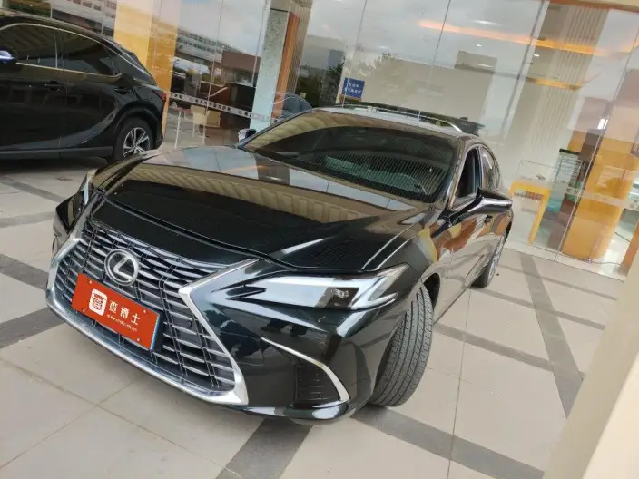 Lexus ES 2025 Model 200 Premium – фото 1