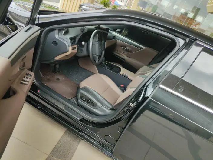 Lexus ES 2025 Model 200 Premium – фото 10