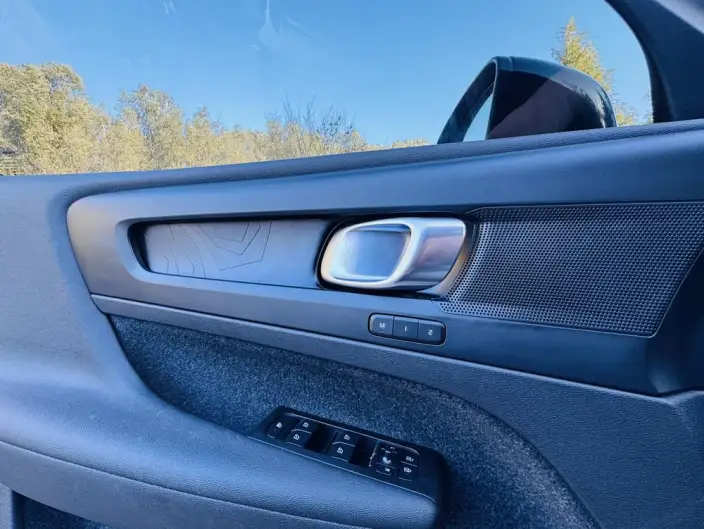 Volvo C40 EV 2023 Model Long Battery Life Pro Edition – фото 9