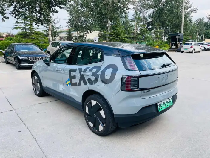 Volvo EX30 2025 Model Rear Drive Long Battery Life Pro Edition Plus