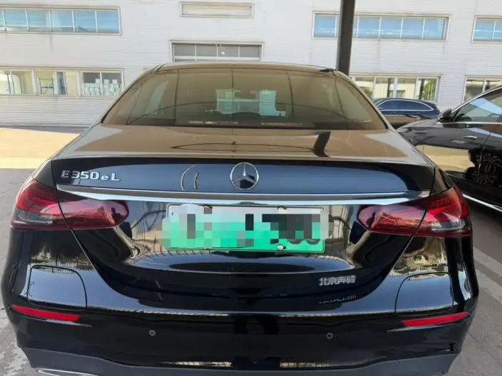 Mercedes-Benz E-Class PHEV 2022 Model Facelift E 350 e L sedan – фото 2