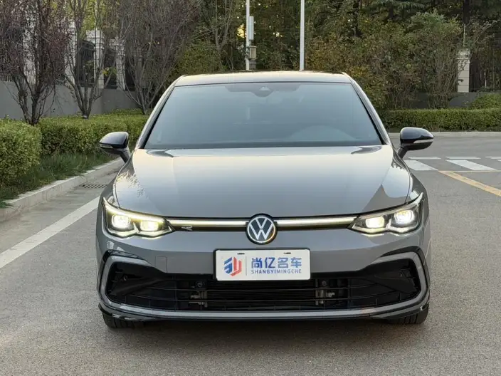 Volkswagen Golf 2023 Model 280TSI DSG R-Line 20th Anniversary Memorial – фото 2