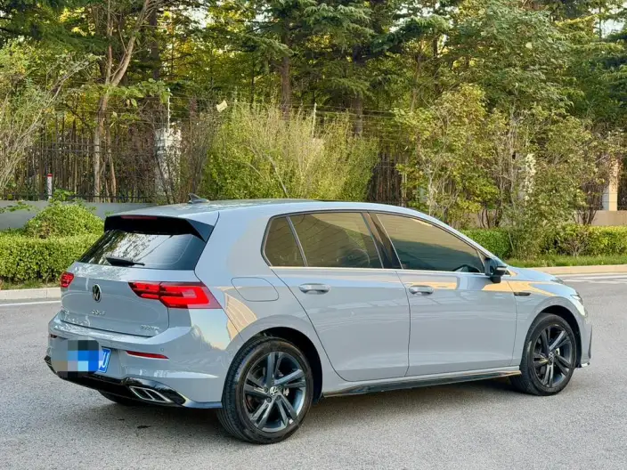 Volkswagen Golf 2023 Model 280TSI DSG R-Line 20th Anniversary Memorial – фото 4