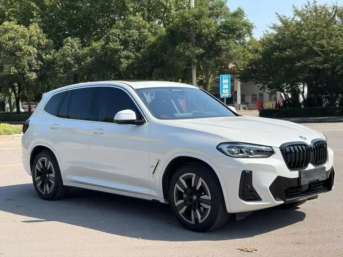 BMW iX3 2023 Model Leading Model – фото 3