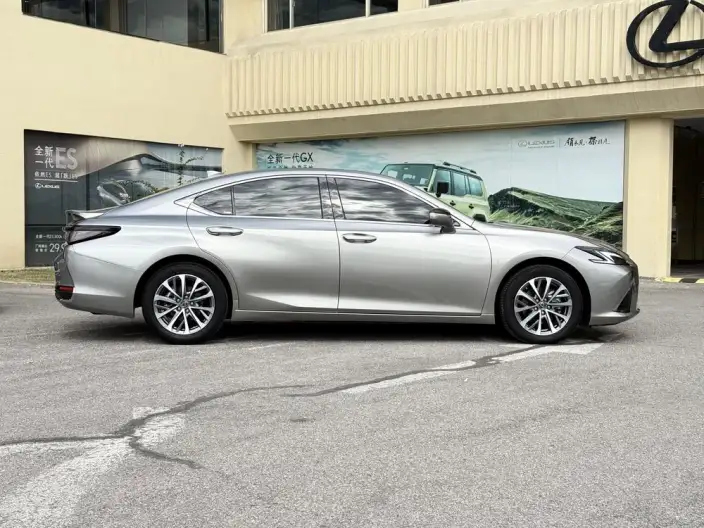 Lexus ES 2025 Model 200 Premium – фото 4