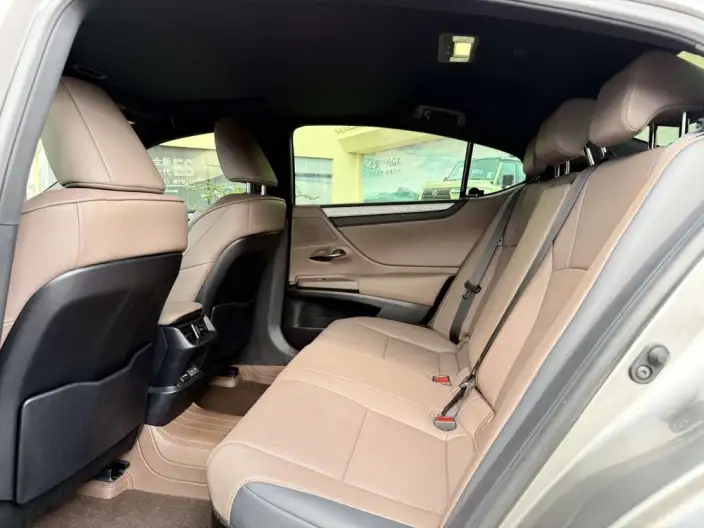 Lexus ES 2025 Model 200 Premium – фото 9