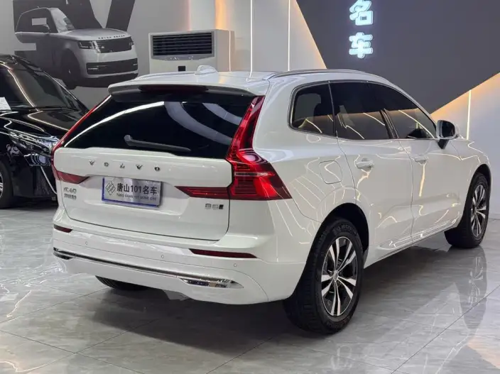 Volvo XC60 2024 Model B5 4WD Smart Range Deluxe Edition – фото 6