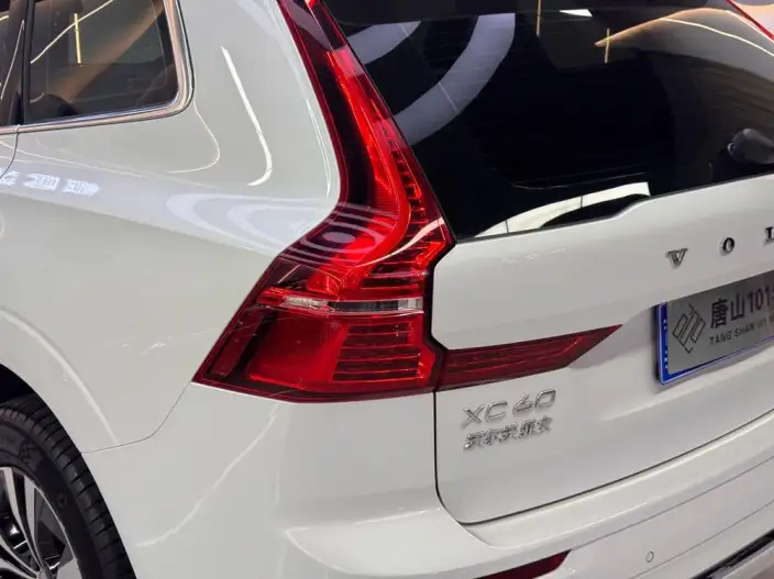 Volvo XC60 2024 Model B5 4WD Smart Range Deluxe Edition – фото 9