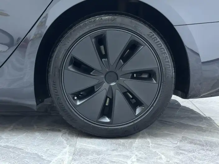 Model 3 2023 Model Long Battery Life Pro All-wheel drive version – фото 9