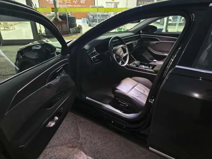 Audi A8 2025 Model A8L 45 TFSI quattro Luxury Model – фото 8
