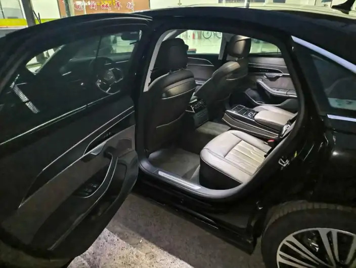 Audi A8 2025 Model A8L 45 TFSI quattro Luxury Model – фото 9