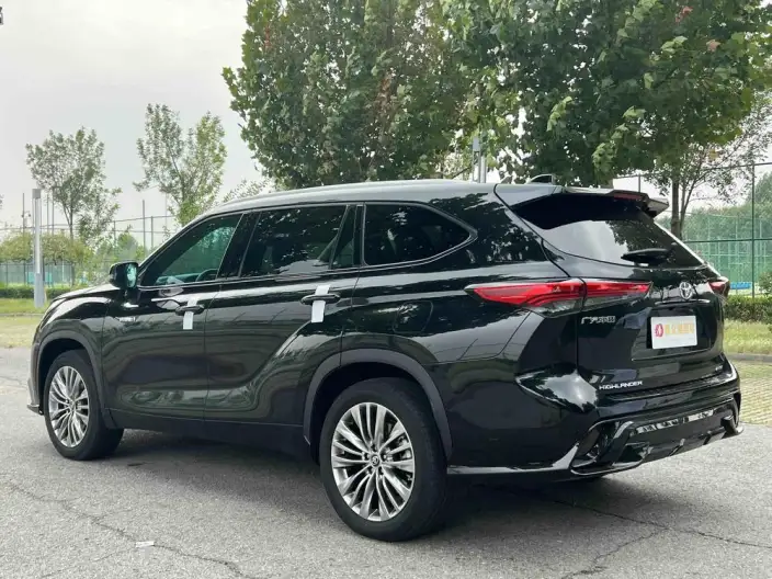 Toyota Highlander 2022 Model Hybrid 2.5L 4WD Premium Edition 7 seat – фото 3
